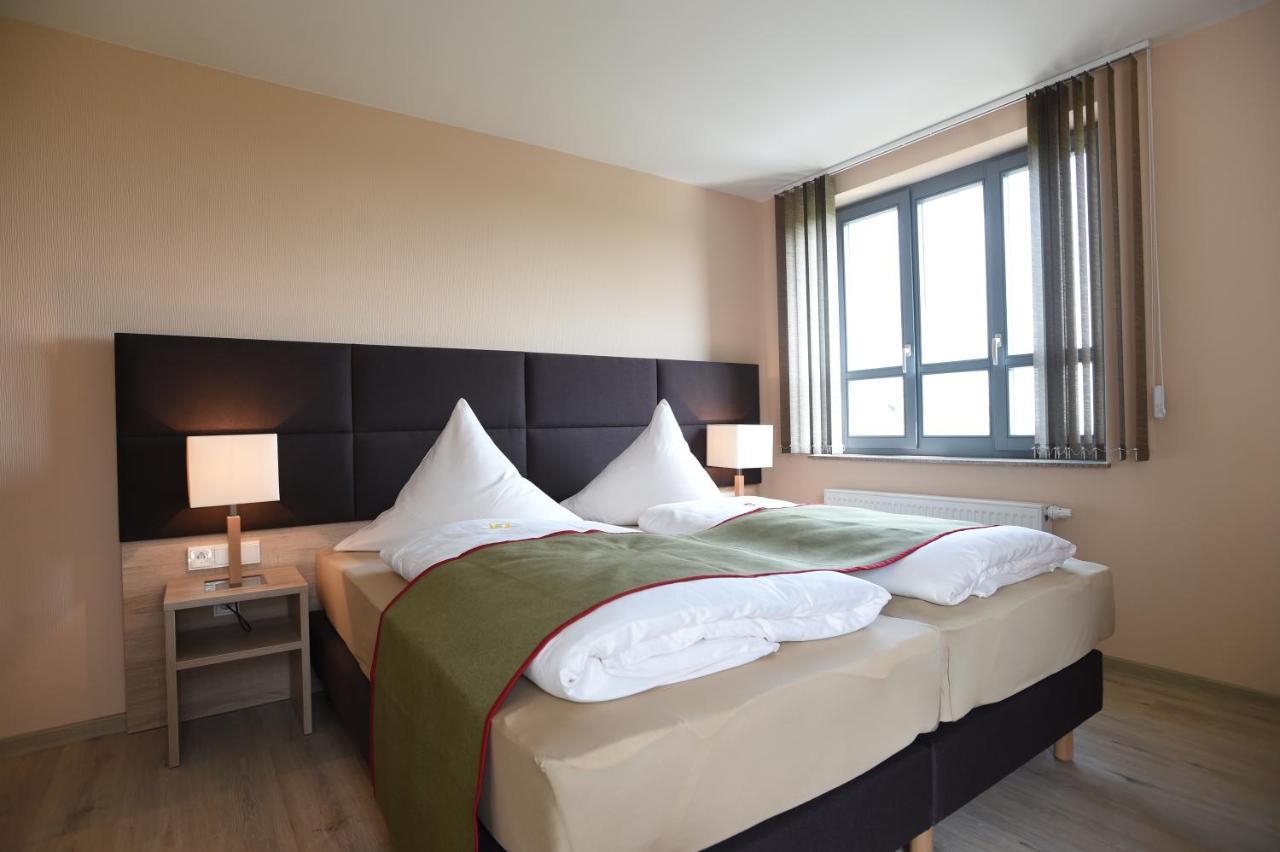 Hotel Neue Hoehe Klingenberg Экстерьер фото