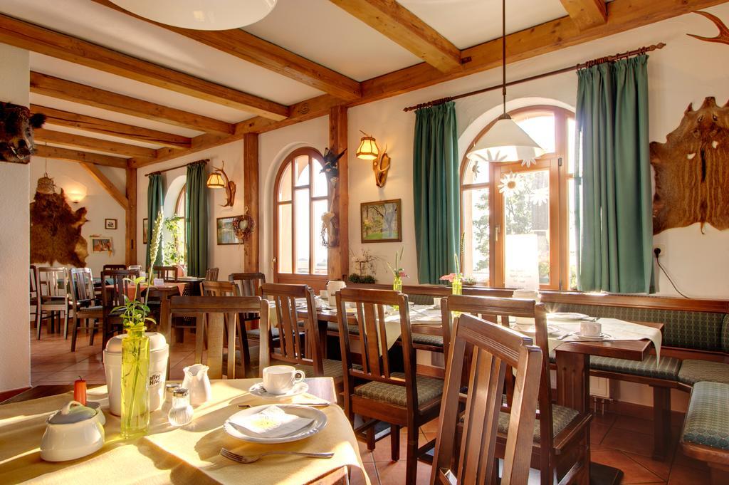 Hotel Neue Hoehe Klingenberg Экстерьер фото