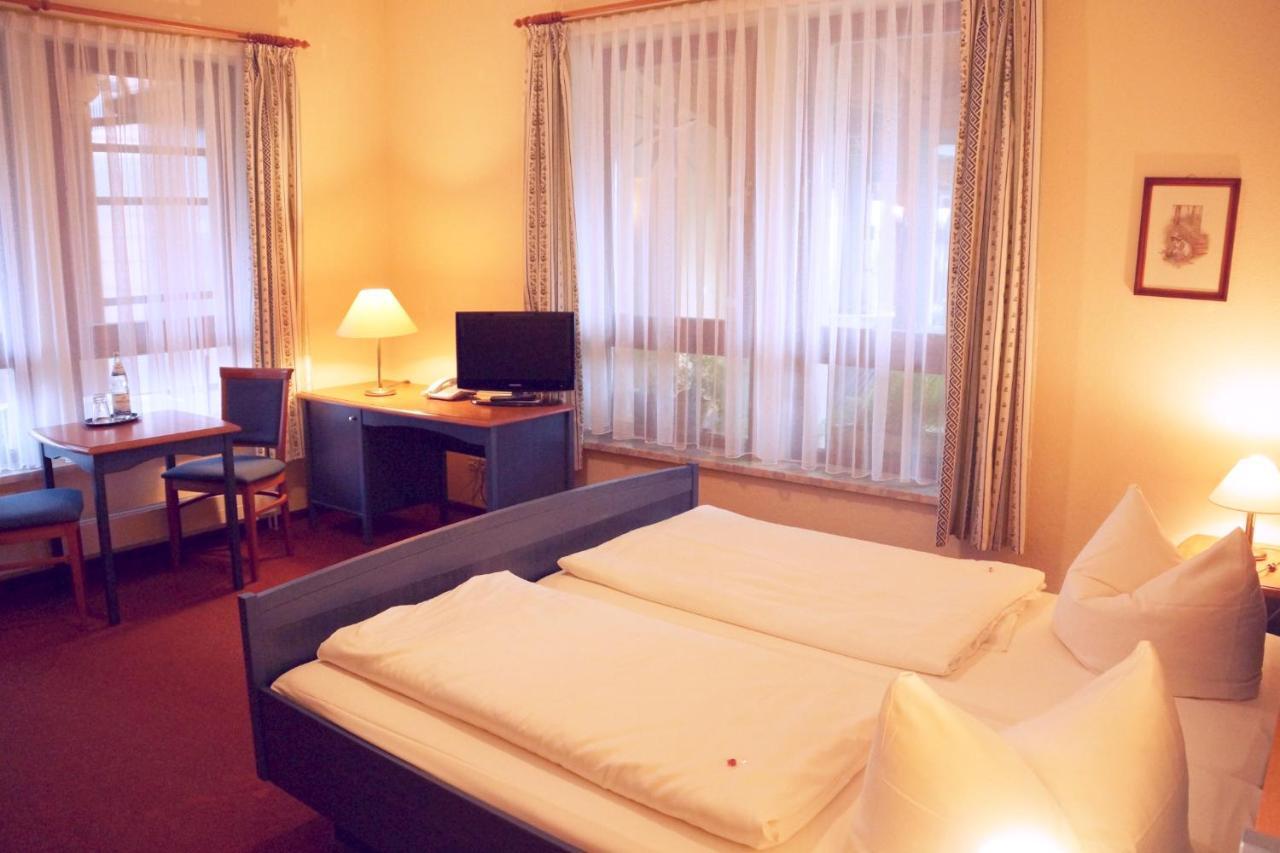 Hotel Neue Hoehe Klingenberg Экстерьер фото